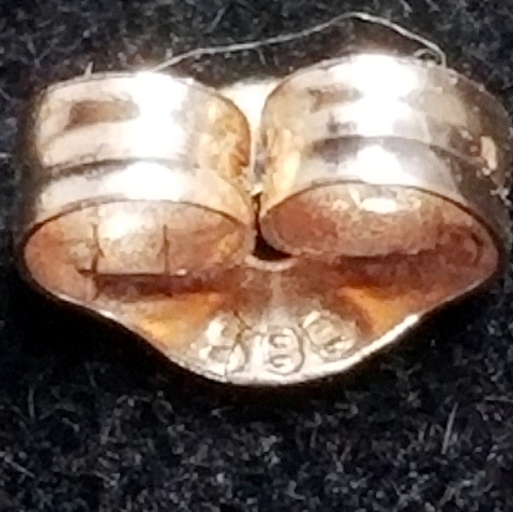 14K Gold Heart Earrings EUC - Picture 8 of 8